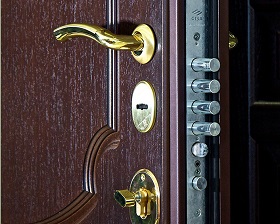 Замена замка на металлической двери Legran в Серпухове