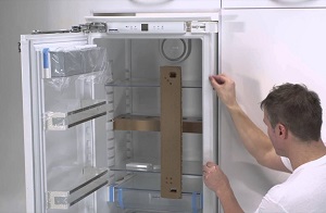 Установка встраиваемого холодильника в Серпухове